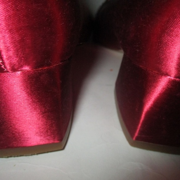 NINA Vintage Red Satin Beaded Square Toe Pumps - Picture 6 of 7